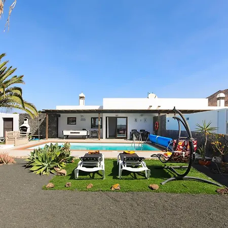 Mariola Villa Playa Blanca